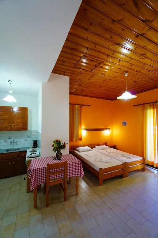 Albatross Aparthotel Marathókampos Екстериор снимка
